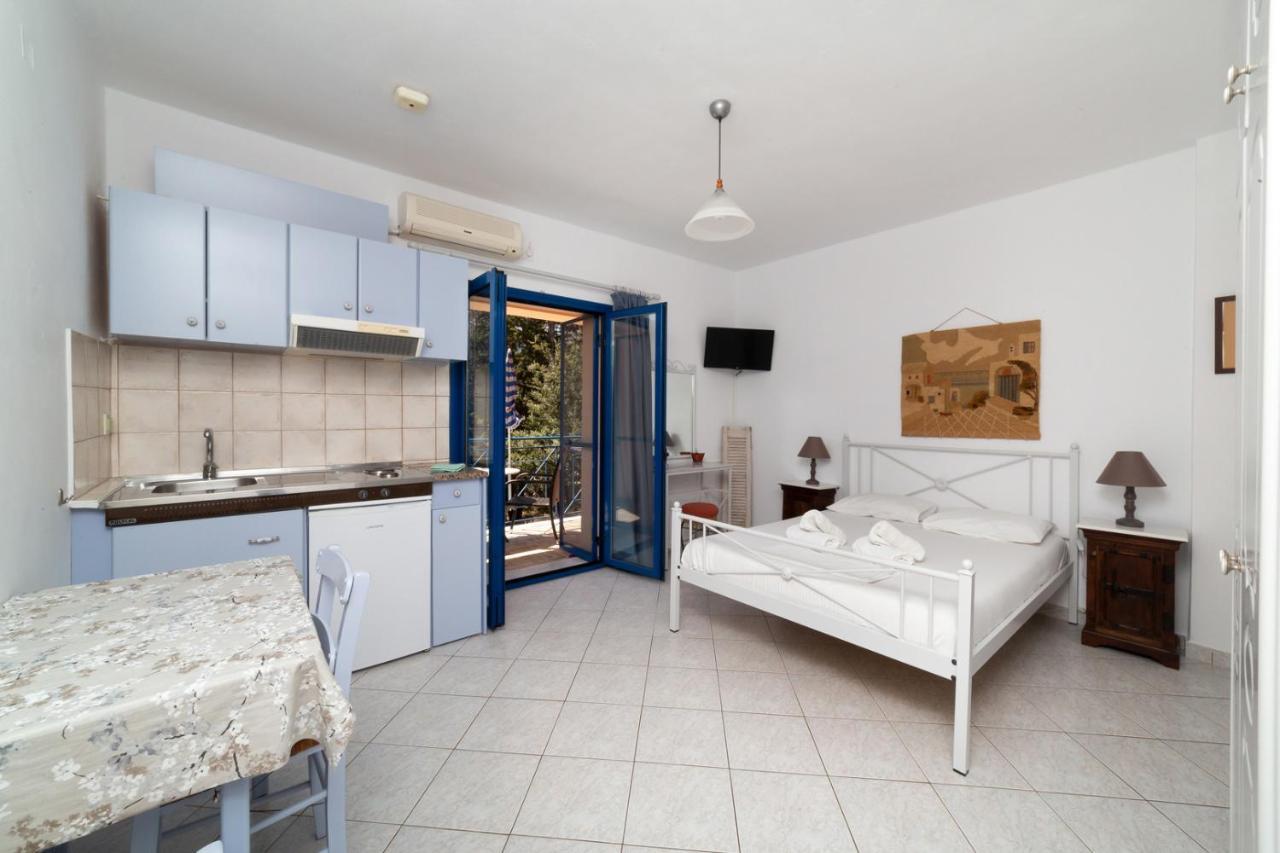 Natassa Apartments Agia Efimia Exterior photo