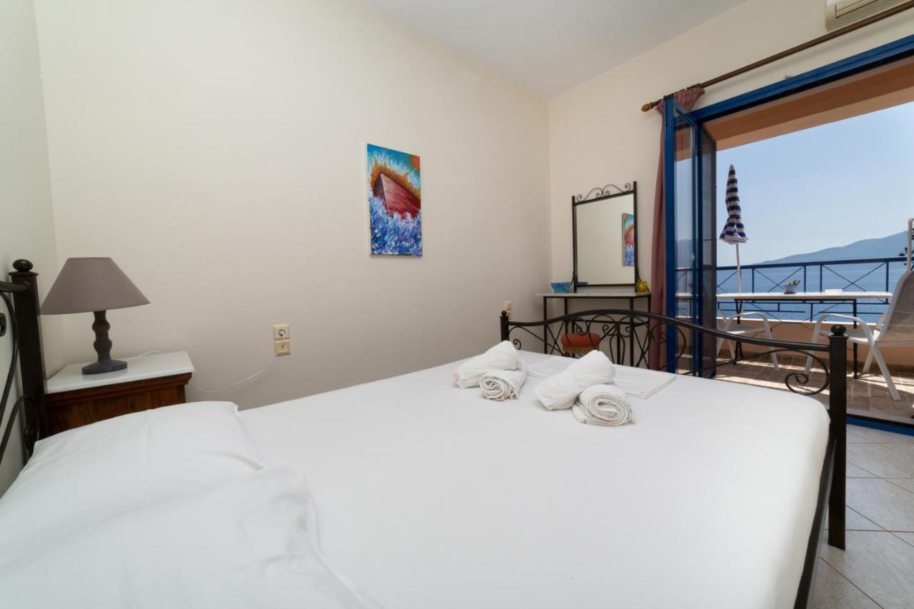 Natassa Apartments Agia Efimia Exterior photo