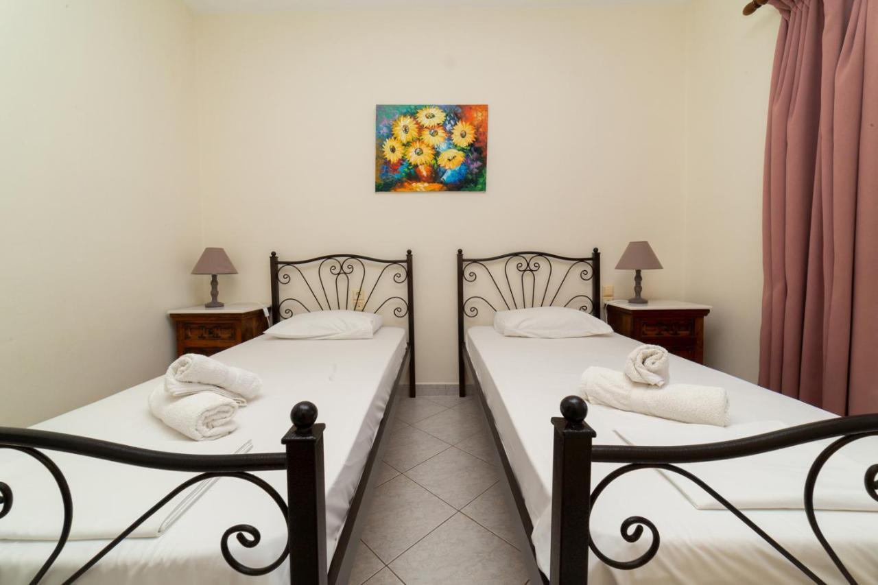 Natassa Apartments Agia Efimia Exterior photo